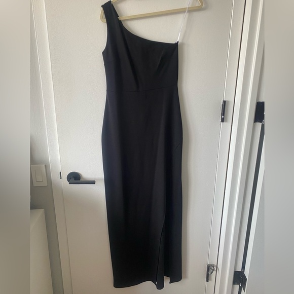 Black One-Shoulder Maxi Dress - Picture 3 of 5